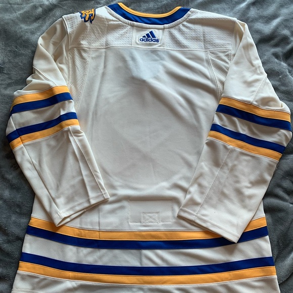 Buffalo Sabres Heritage Classic Jersey size 50 BNWT adidas - Picture 6 of 6